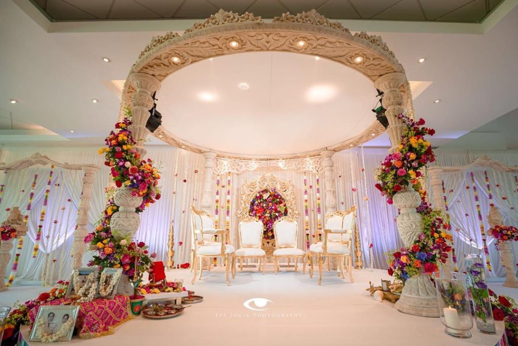 16 Beautiful Indoor Mandap Decor Ideas, 12 1