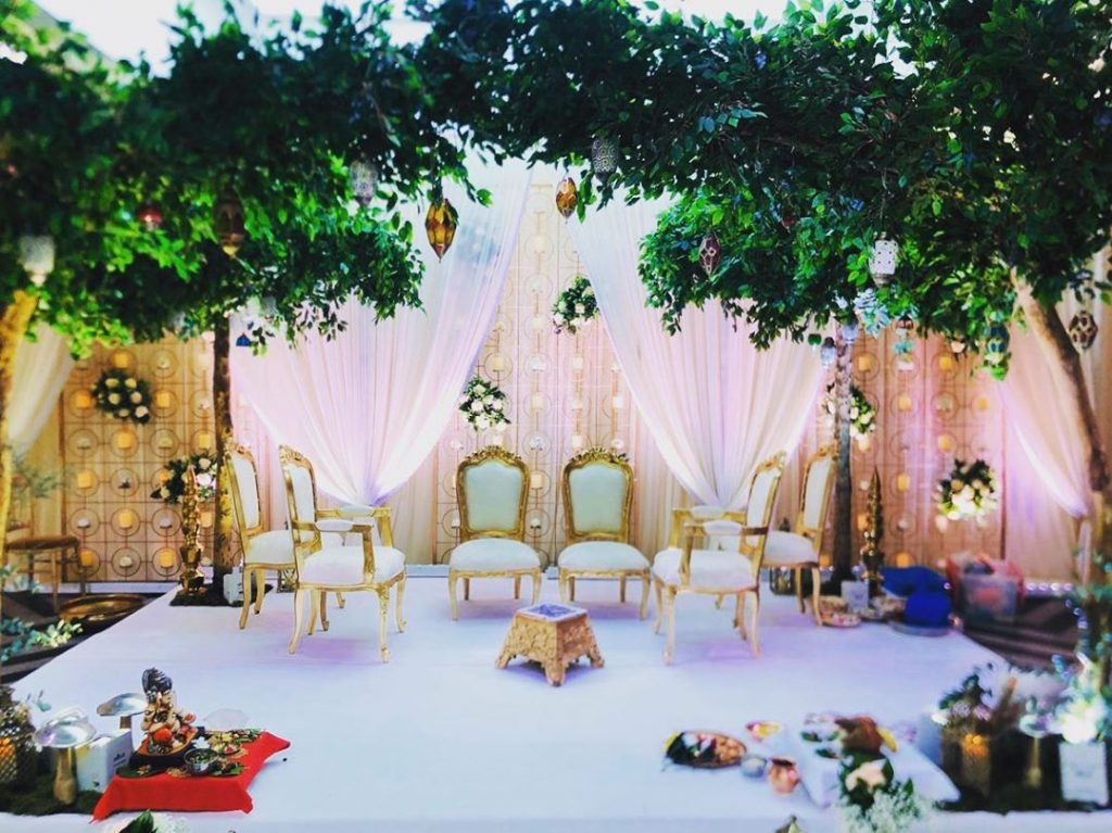 16 Beautiful Indoor Mandap Decor Ideas, 13 1