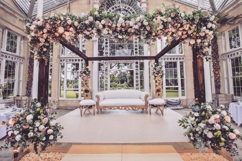 16 Beautiful Indoor Mandap Decor Ideas, 8 2