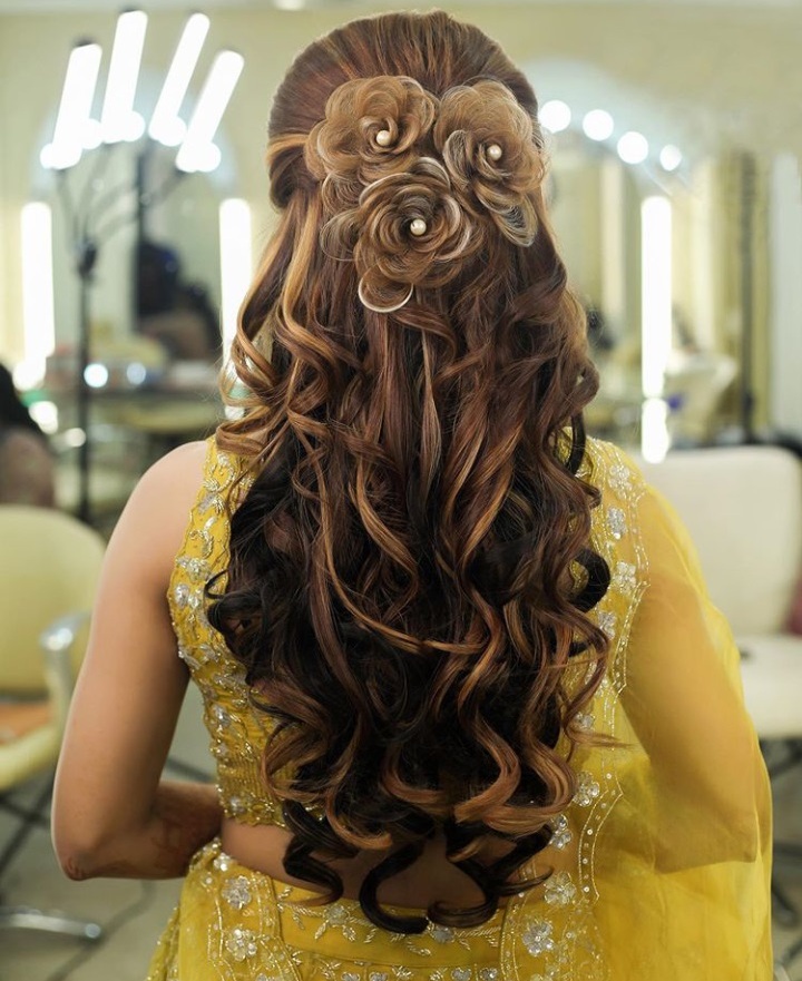13 Gorgeous Mehendi Hairstyle You Need To Try | WedMePlz