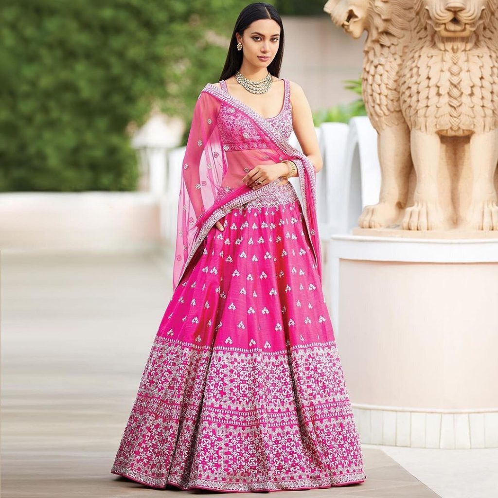 Top Indian Designer Every Bride Has To Know Before Finalising Her Bridal Outfits, anitadongre 1595587221254