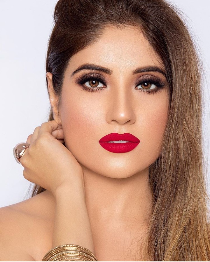 trending bridesmaid makeup