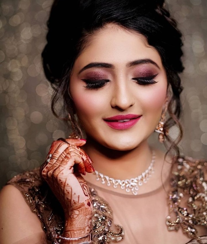 trending bridesmaid makeup