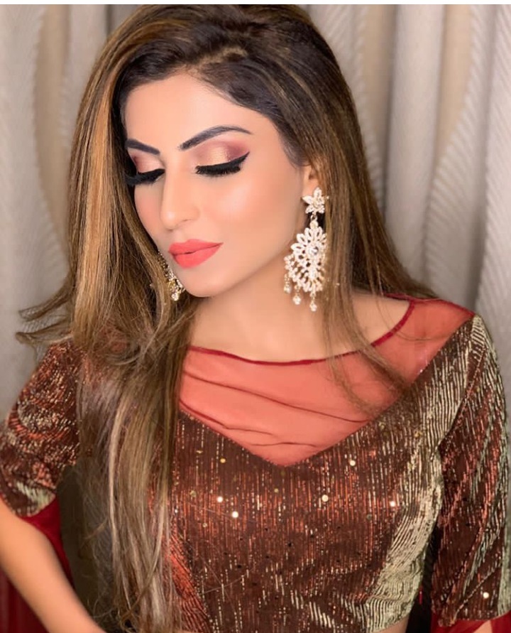 trending bridesmaid makeup