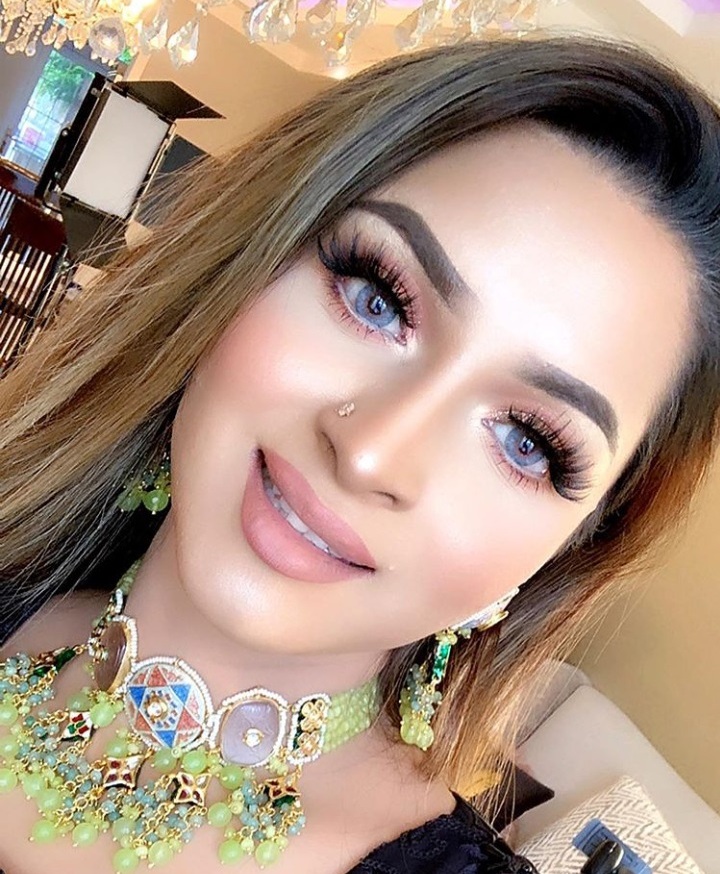 trending bridesmaid makeup