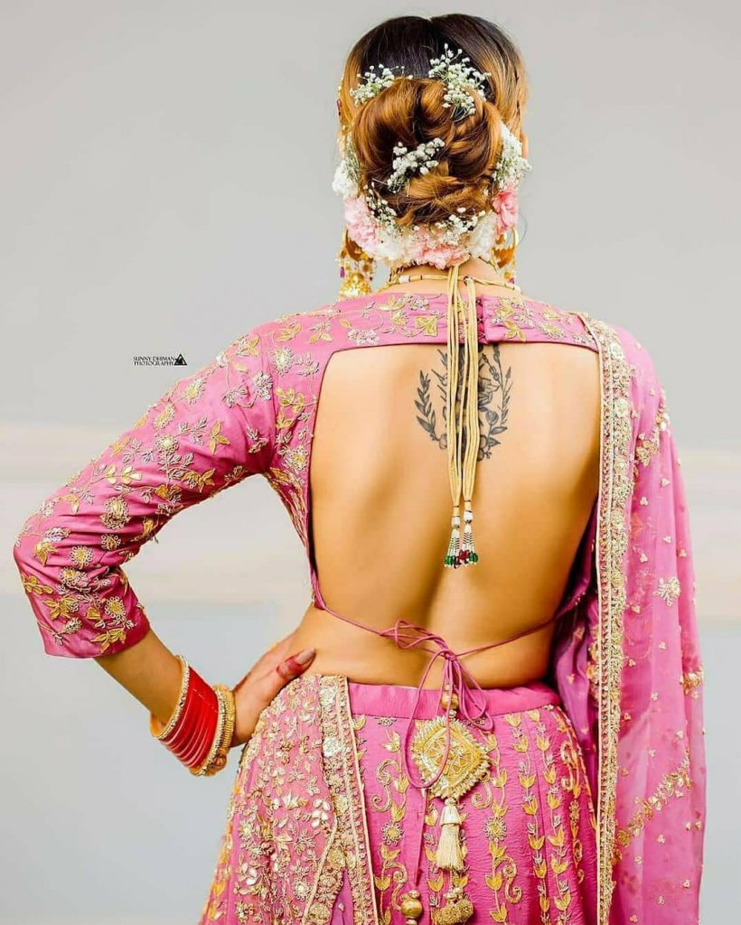 backless blouse