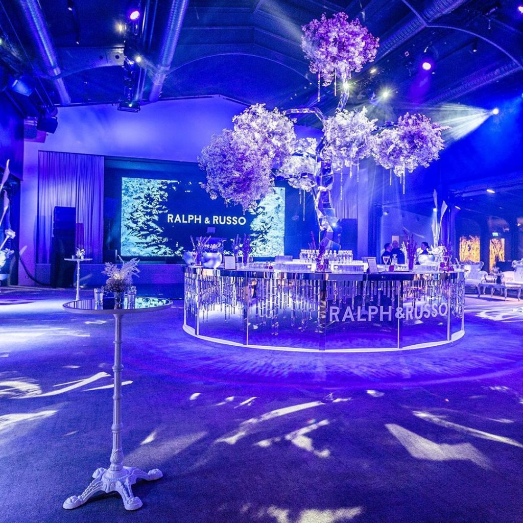 16 Vibrant Dance Floor Decor to Set that Twerky Rythm at Your Wedding, 1 111
