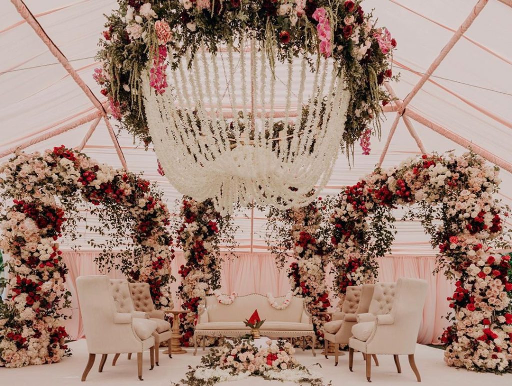 24 Enchanting Floral Mandap Decor for Planning OTT Indian Wedding, 1 151