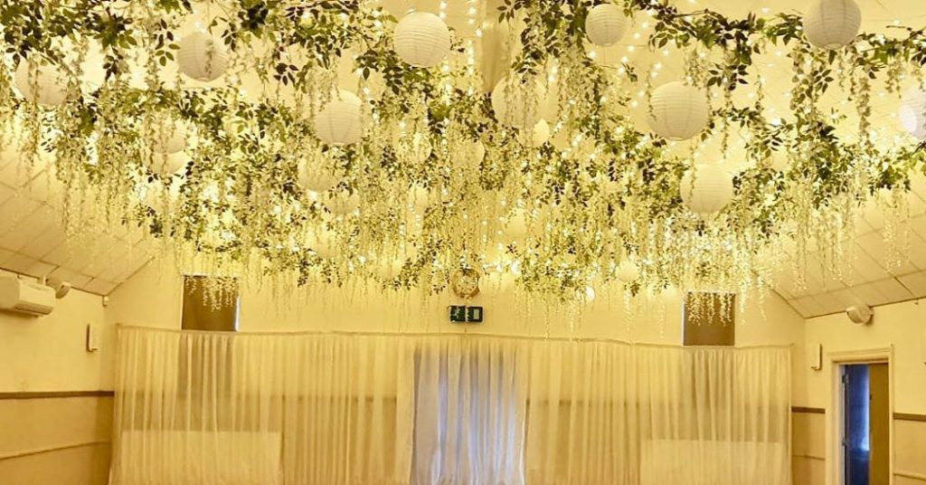 22 Mesmerising & Unique Ceiling Decor Ideas for Wedding Venue, 1 2