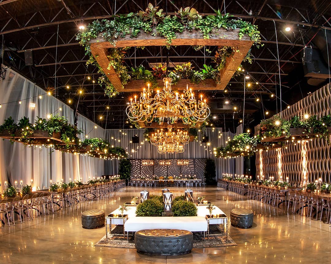 10 Easy Ways to Decorate a Low Ceiling for a Wedding Reception