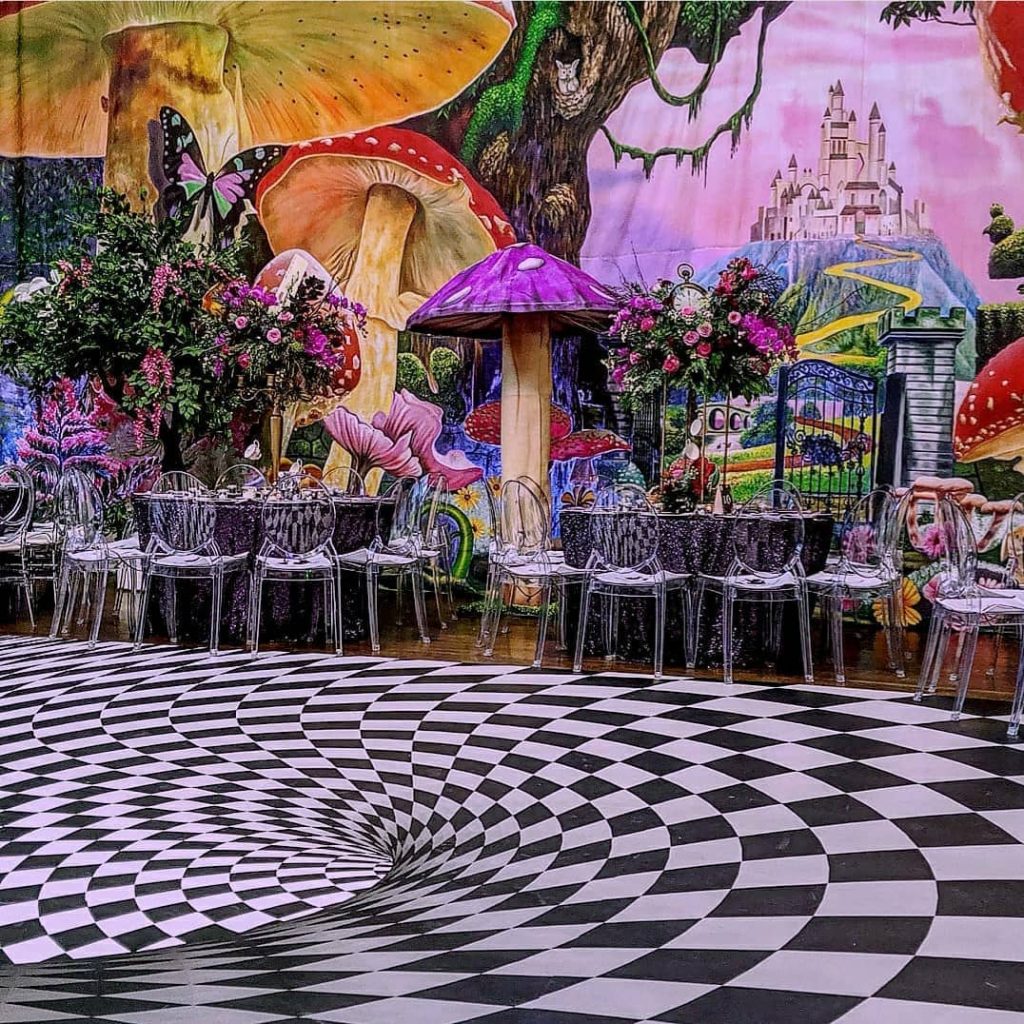22 Mesmerising & Unique Ceiling Decor Ideas for Wedding Venue, 1 237