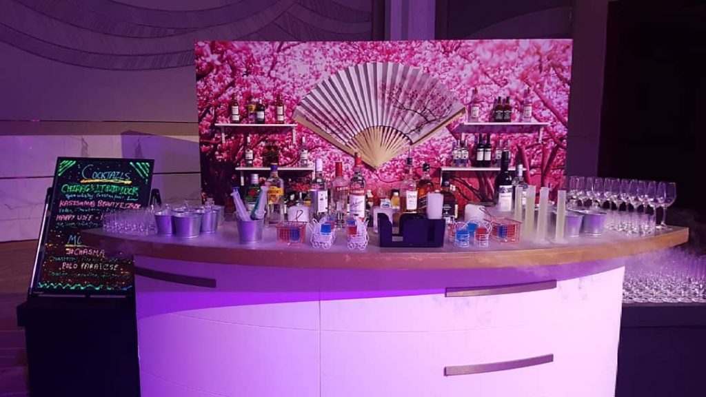 20 Unique and Quirky Wedding Bar Decor Ideas for Ritzy Cocktail Party, m 22