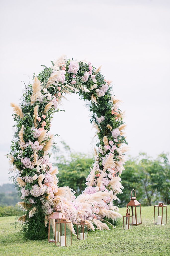 Floral Backdrop and Circle Arches for a Heavenly Wedding, m 41