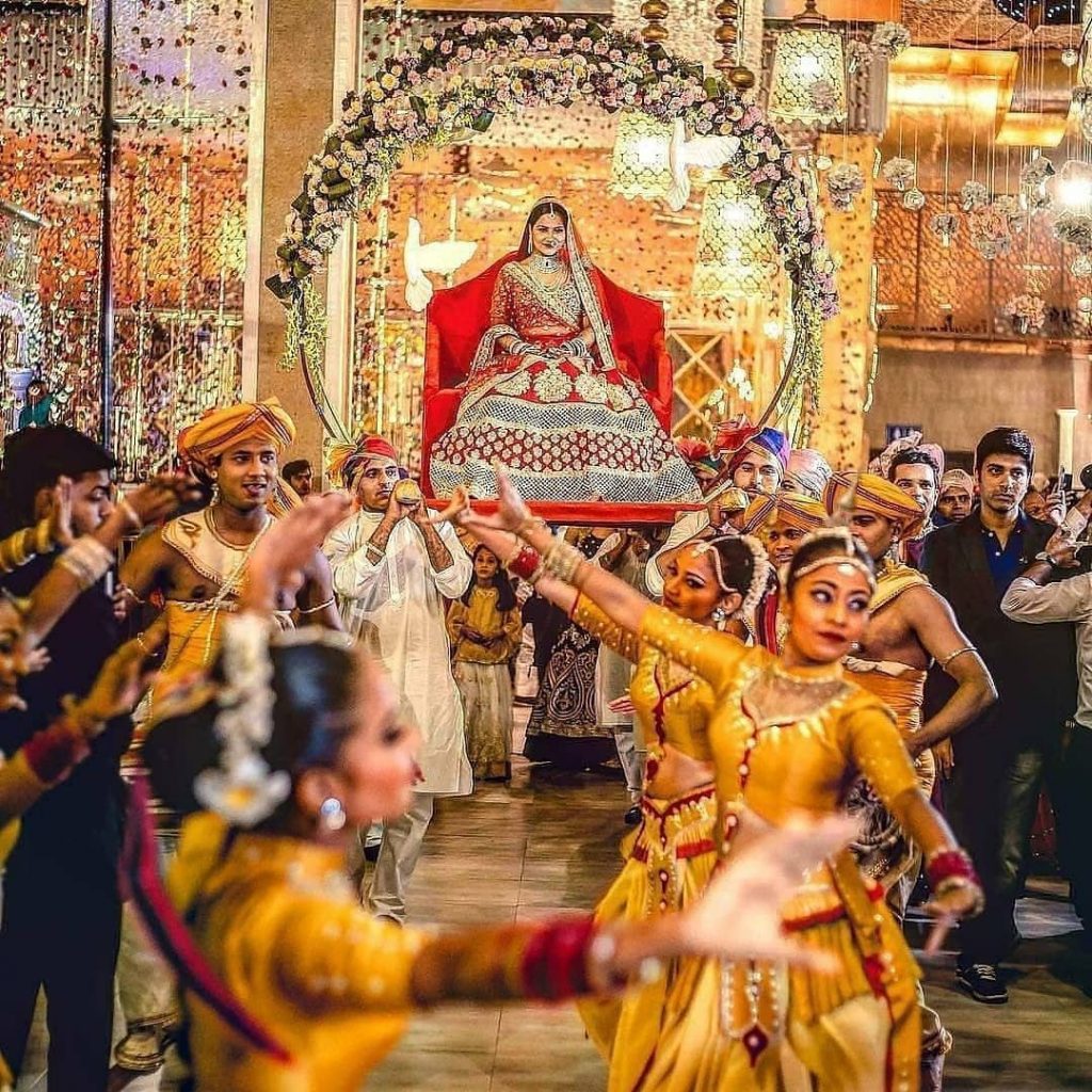 Top 11 Trending Quirky Bridal Entry Ideas For A Shandaar Entry, setmywed setmywed 16068283610127