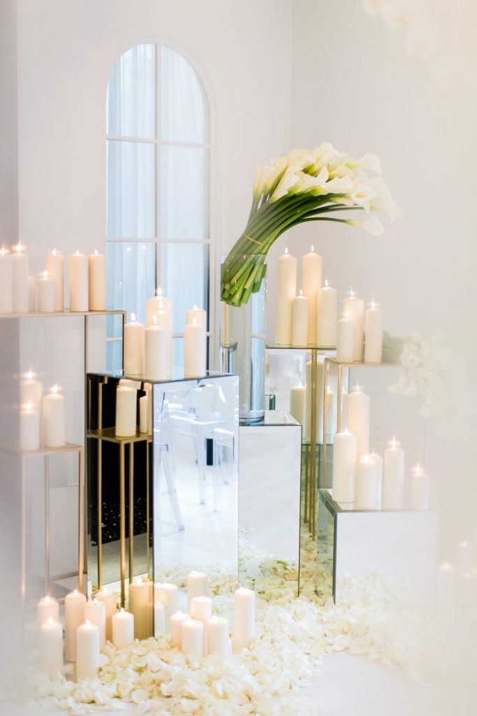 Captivating Mirror Decor Ideas for an Enchanting Wedding, image 2