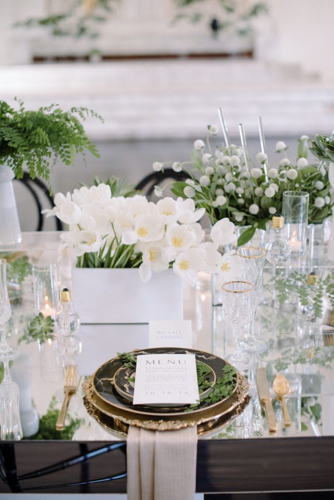 Captivating Mirror Decor Ideas for an Enchanting Wedding, image 6