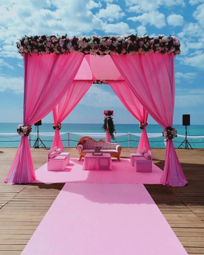 Enticing Minimalistic Wedding Decor Ideas That Redefines the Beauty in Simplicity, wedding decoration pictures horizonwie beach