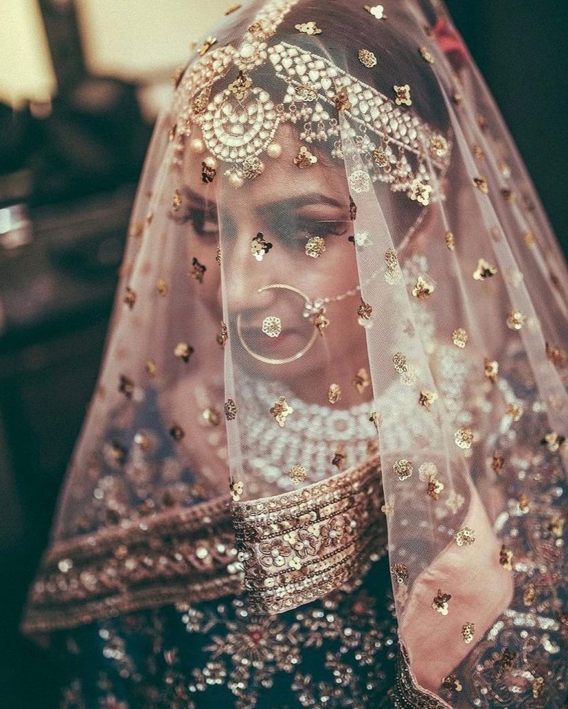 Elegant and Modern Indian Bridal Outfits With Veil, 142503960 3570204586391190 2087848395913037682 n