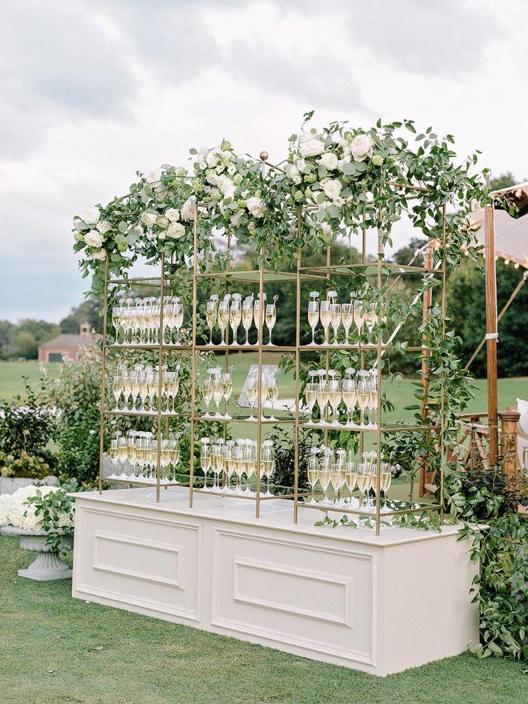 Striking Cocktail Decor Ideas That We Spotted For Your Wedding, 5dae3e32eaf90900x