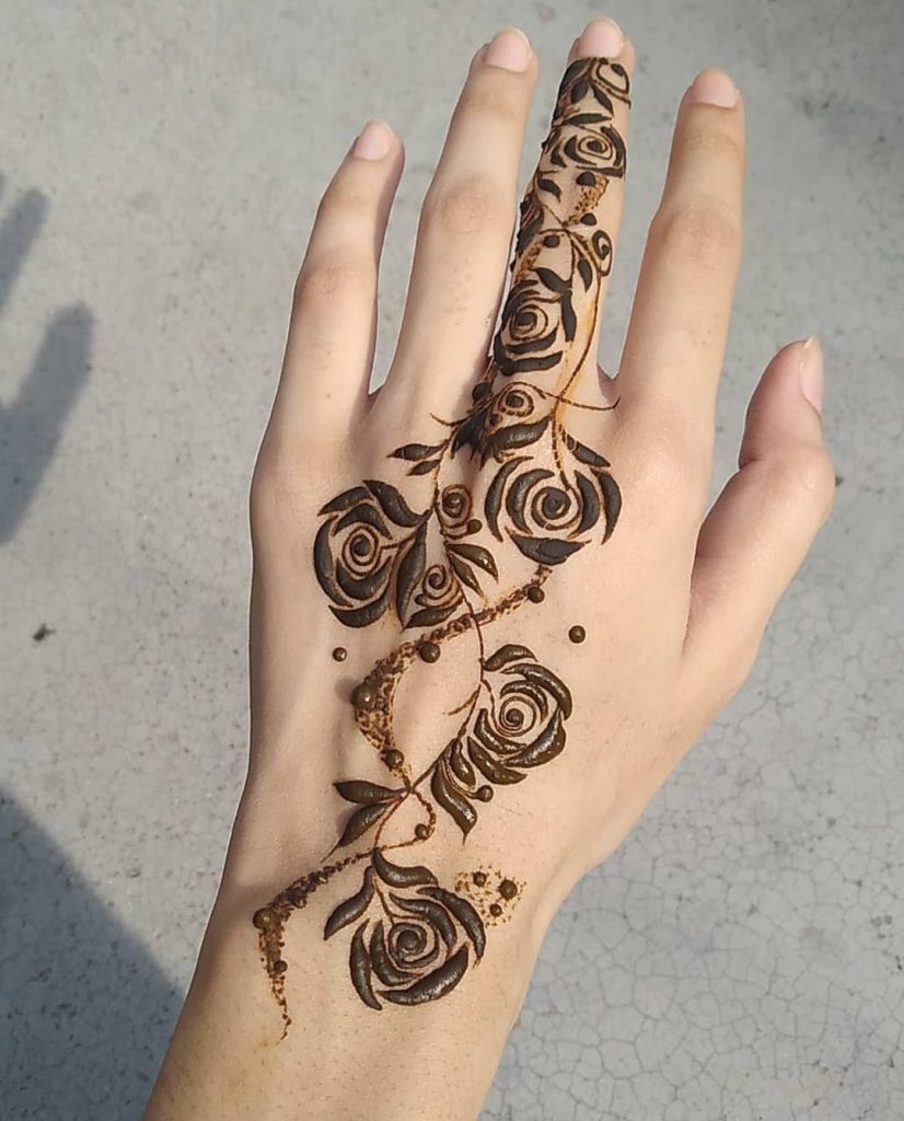floral henna design